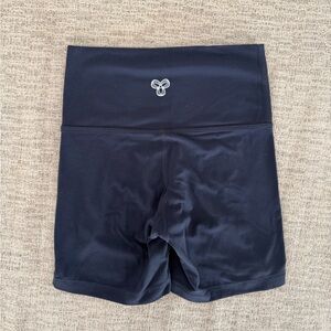 Aritzia TNA Bike Shorts